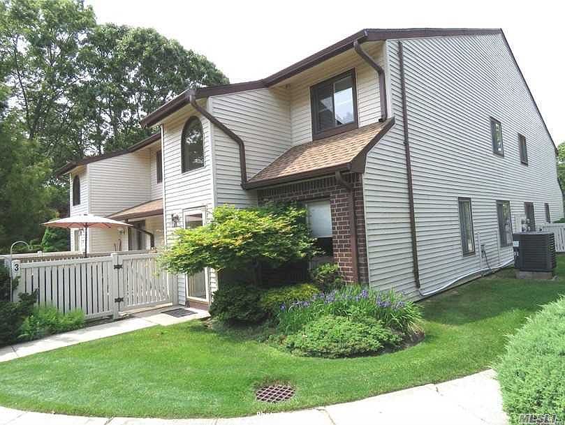 1st image of 374 Clubhouse Ct