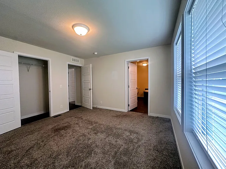 Hunters Glen — Photo 17