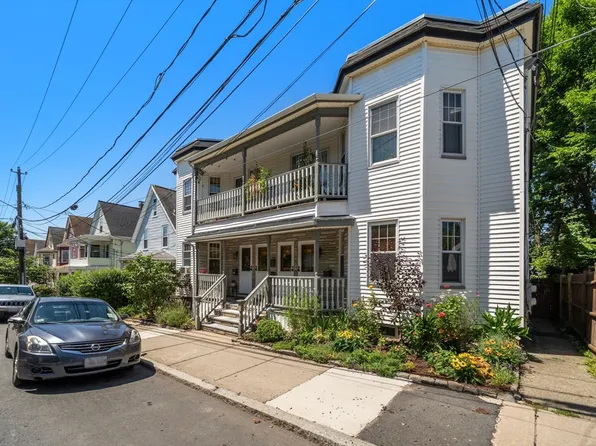 74 Trull St #B, Somerville, MA 02145