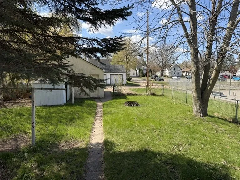 1618 Norwood St — Photo 9