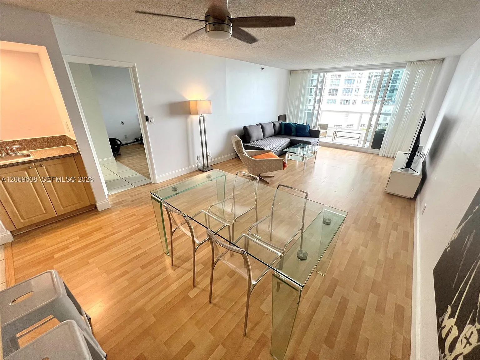 The Grand Condo — Photo 2
