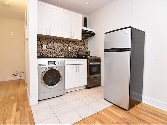 4th image of 146 W 120th St