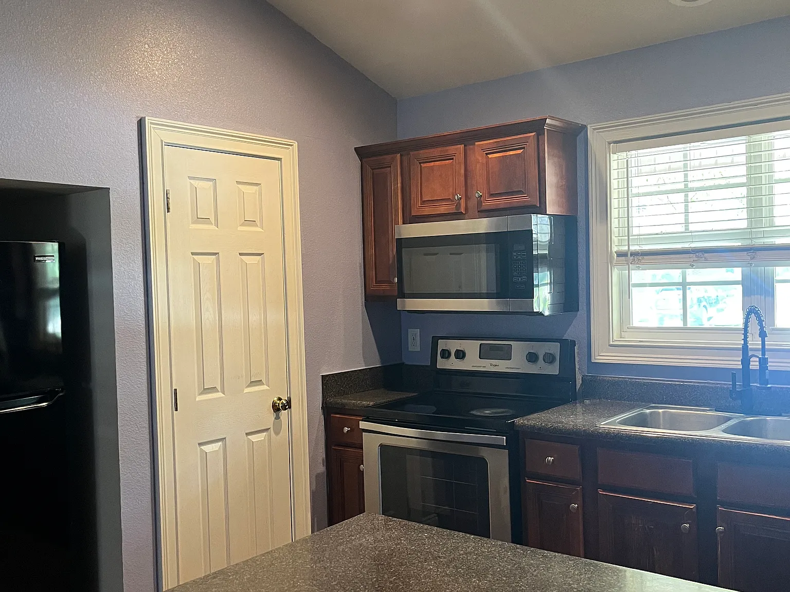 4 bed, 1800 sqft, $2,300 — Photo 3