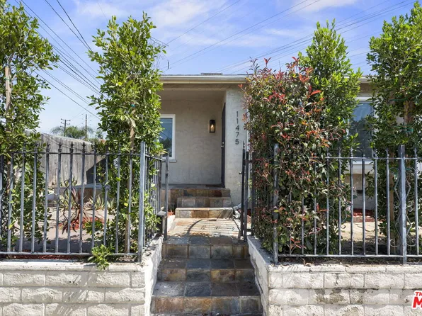 11475 Archwood St, North Hollywood, CA 91606