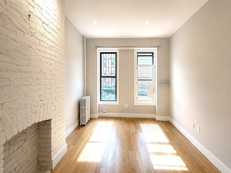 285 Bleecker St #1R — Photo 5