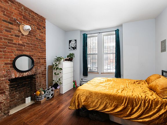 4th image of 203A Lewis Ave #2C