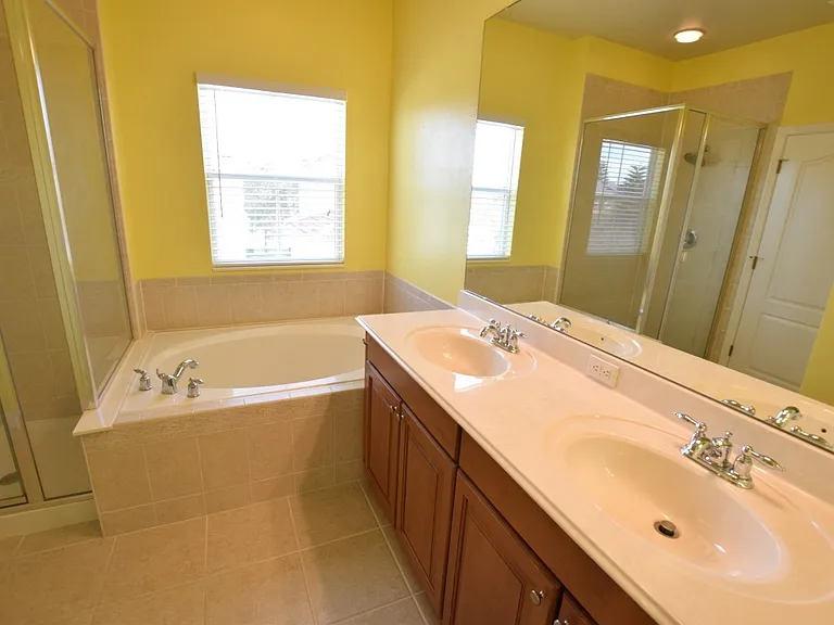 1619 Hanks Ave — Photo 6