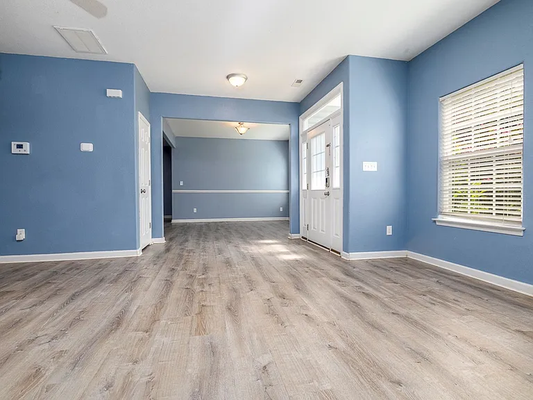 7713 Cortlandt Pl — Photo 12