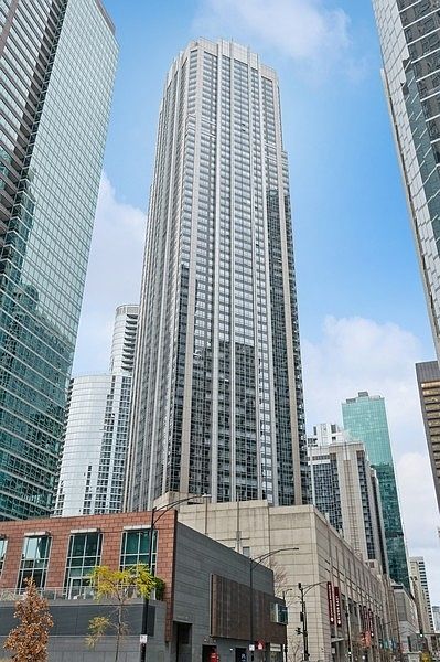 1st image of 512 N McClurg Ct APT 4609