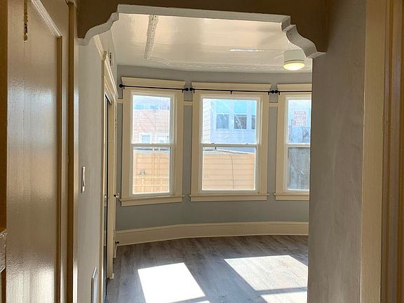 2nd image of 572 Valencia St #303