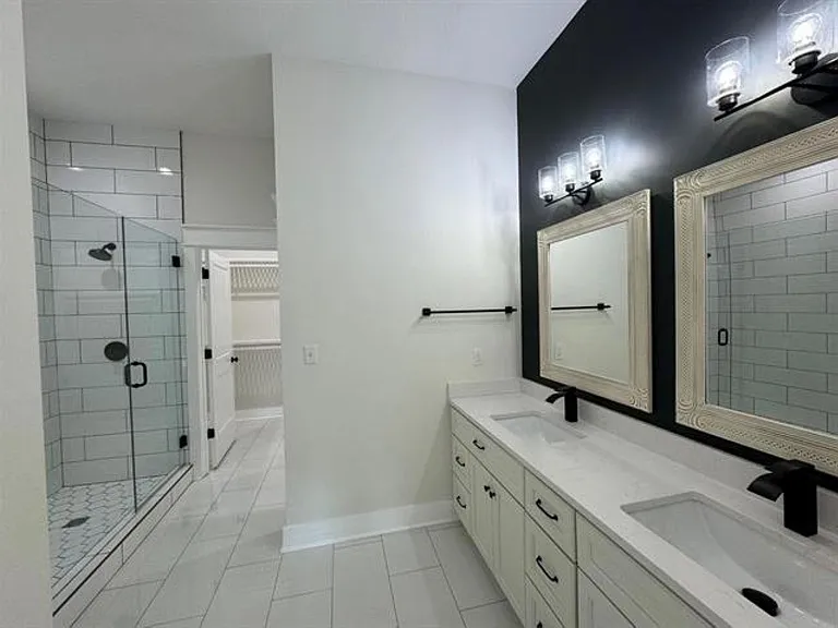 3541 Sanctuary Dr — Photo 12