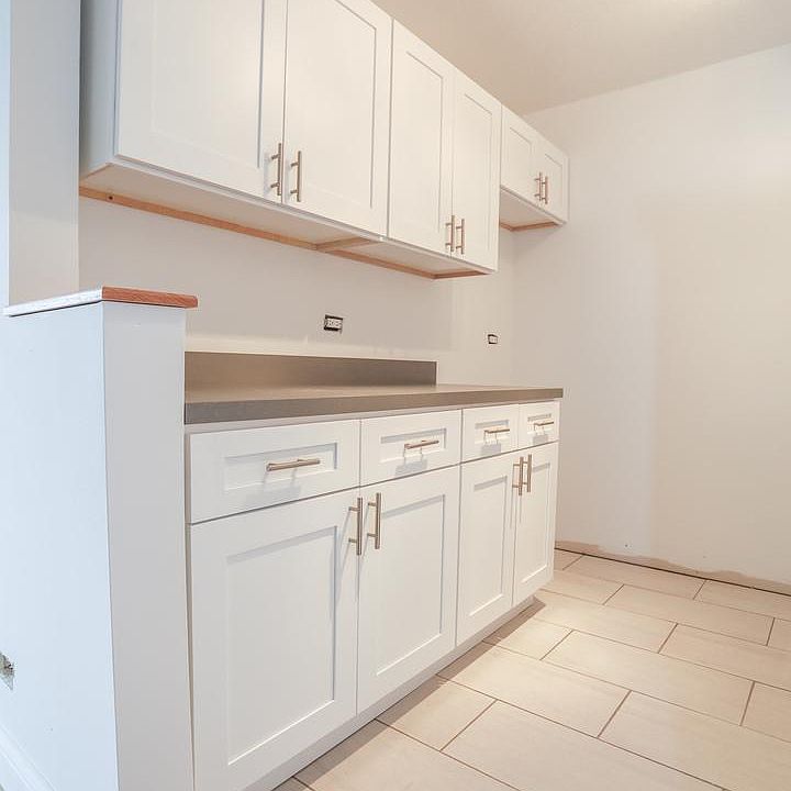 1st image of 4502 N Winchester Ave #521