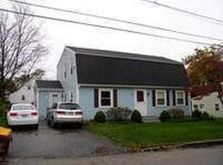 26 Maple St, Warren, RI 02885