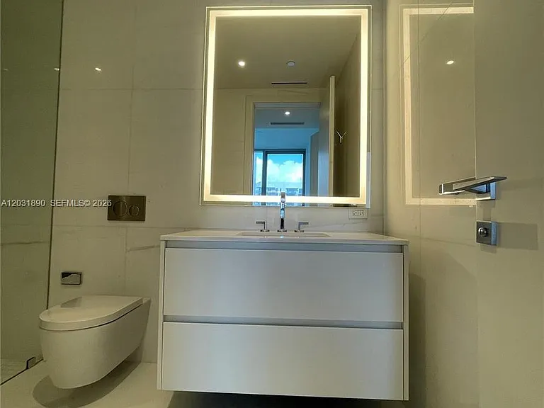300 Biscayne Boulevard Way #2008 — Photo 15