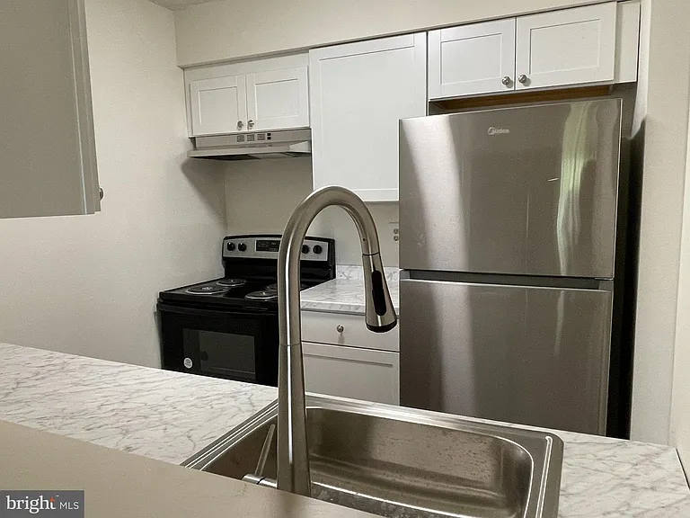 1216 Ravens Crest Dr — Photo 4