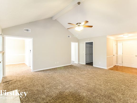 4th image of 55 Lacey Oak Ln