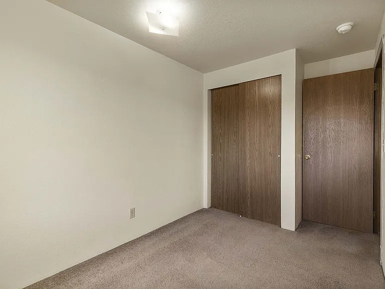 Dry Creek Apartments — Photo 19