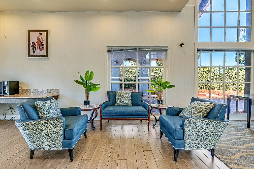 The Presidio Apartments — Photo 2