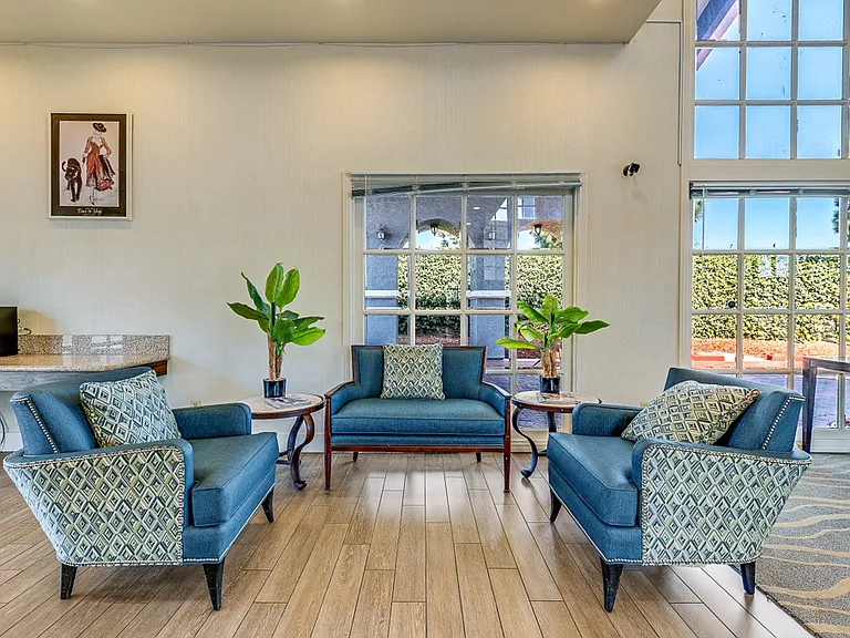 The Presidio Apartments — Photo 2