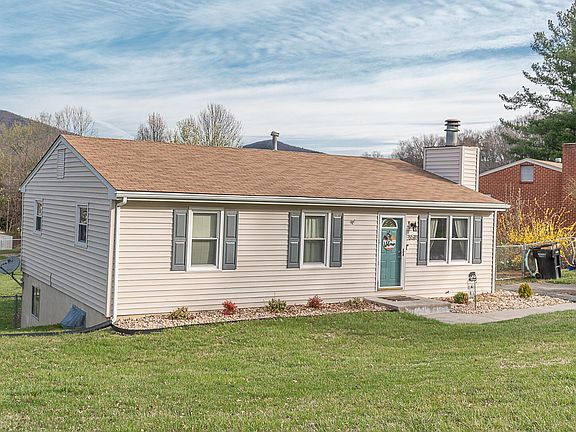 3rd image of 5518 N Garden Ln