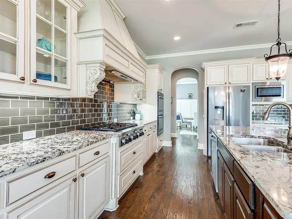 3011 Haywick Colony