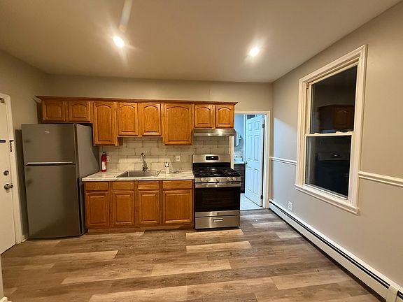 2nd image of 90 W 20th St #2E