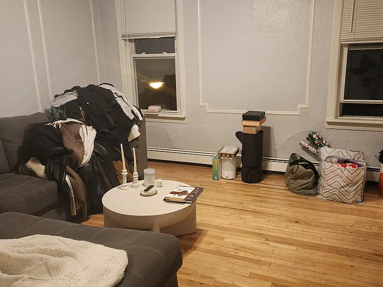655 6th St #2L — Photo 2