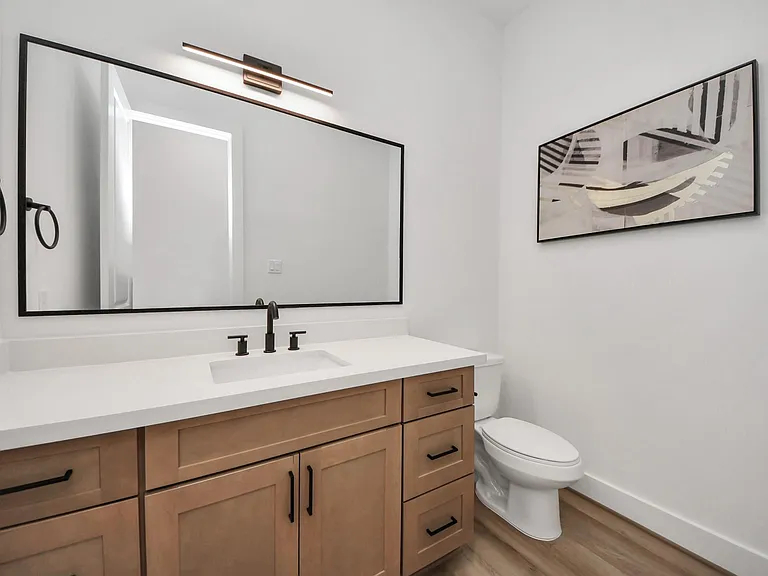 505 Middle St — Photo 17