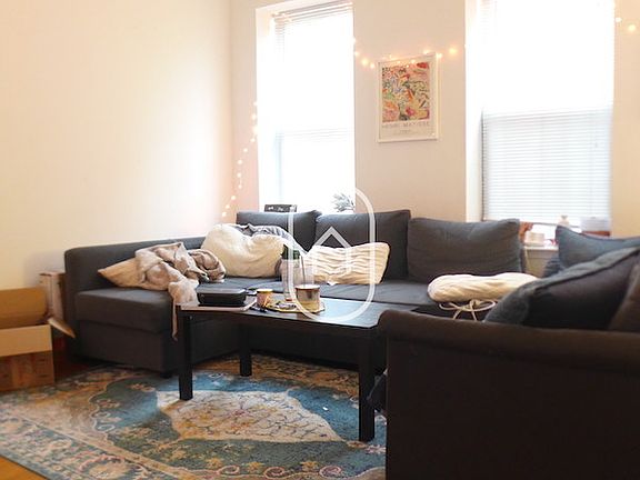 2nd image of 34 Cunard St #1