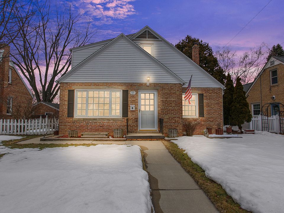 1st image of 427 Hillcrest Ct