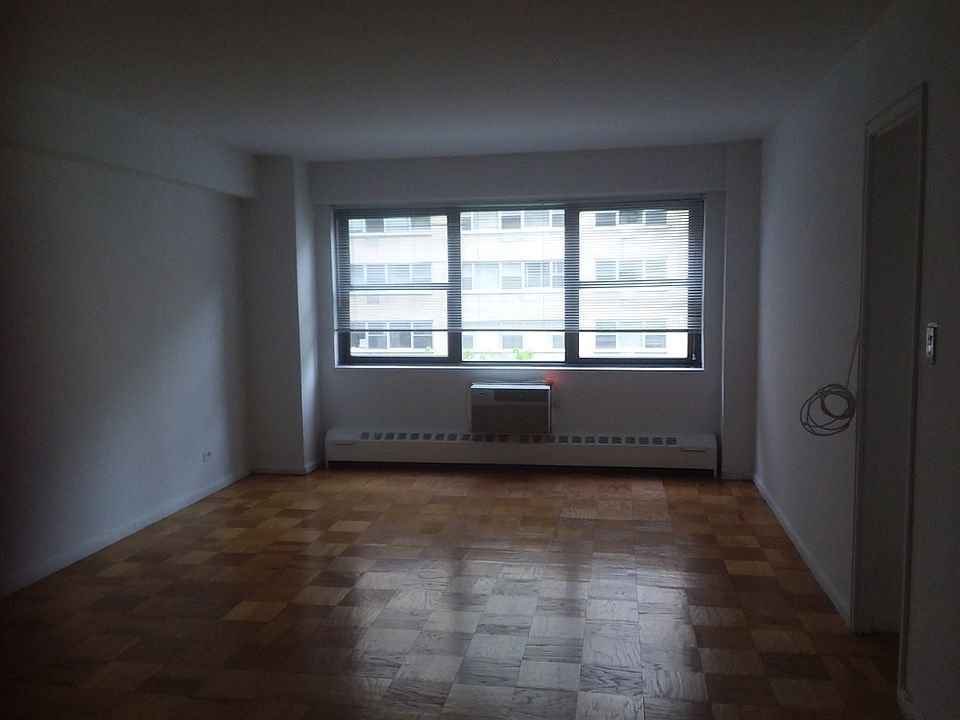 1st image of 330 E 46th St APT 7E