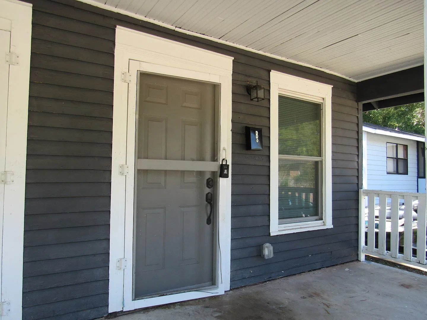 1 bed, 1.0 bath, 600 sqft, $895 — Photo 2