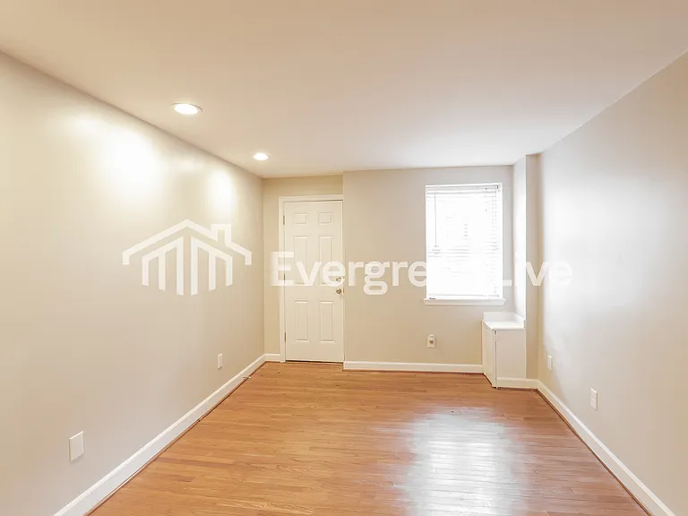 512 S Port St — Photo 7