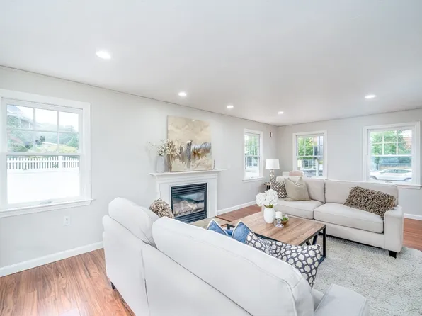 185 Arsenal St, Watertown, MA 02472