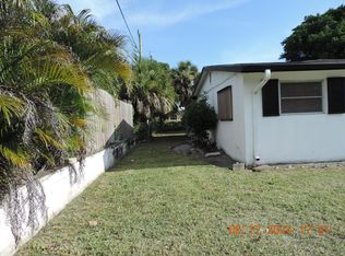 1611 W 35th St, Riviera Beach, FL 33404