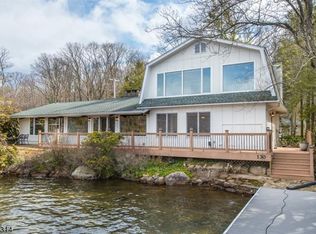 130 Lake End Rd, Newfoundland, NJ 07435