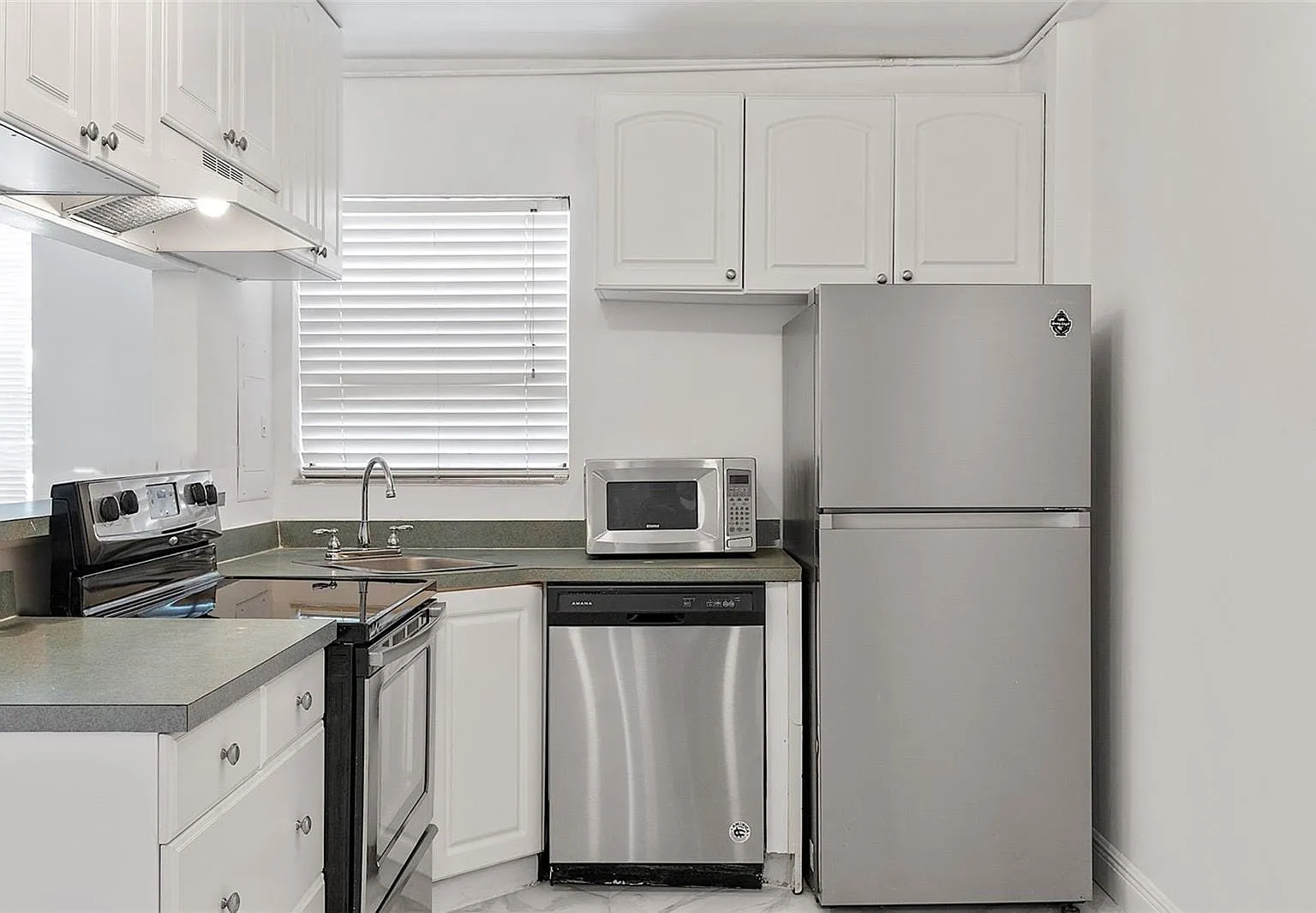 1 bed, 570 sqft, $1,850 — Photo 1