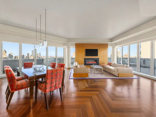 200 East 61st Street image 2 of 17