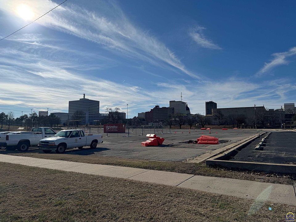 2nd image of 400 SE 8th Ave