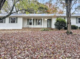 5438 Village Garden Dr, Ooltewah, TN 37363