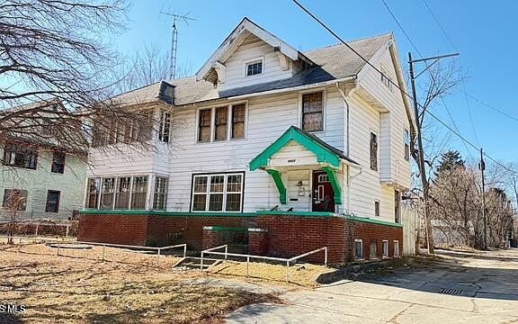 2nd image of 1817 Waite Ave