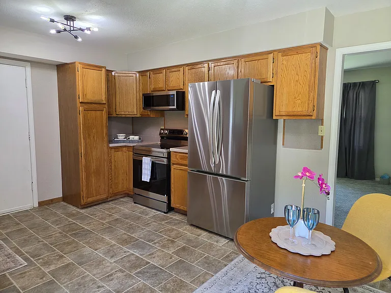 7430 Reeds Ln — Photo 10