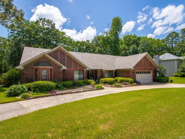 401 Arnold Palmer Dr, Maumelle, AR 72113