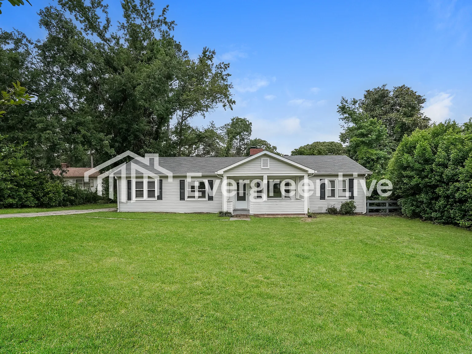 4 bed, 2.0 bath, 1508 sqft, $1,395 — Photo 2