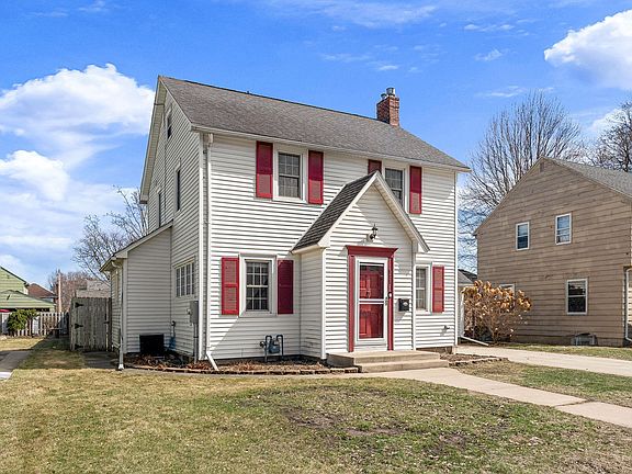 3rd image of 511 10th St SW