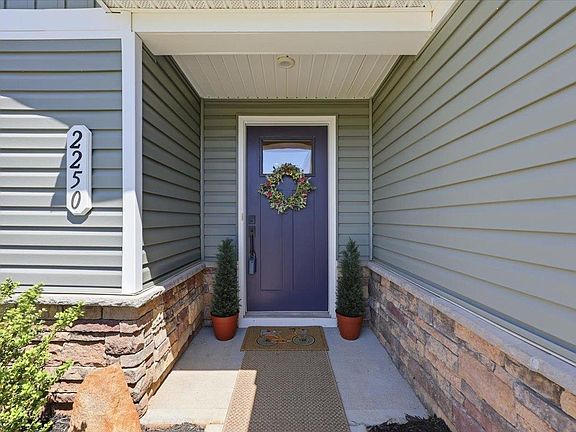 3rd image of 2250 Hemming Way