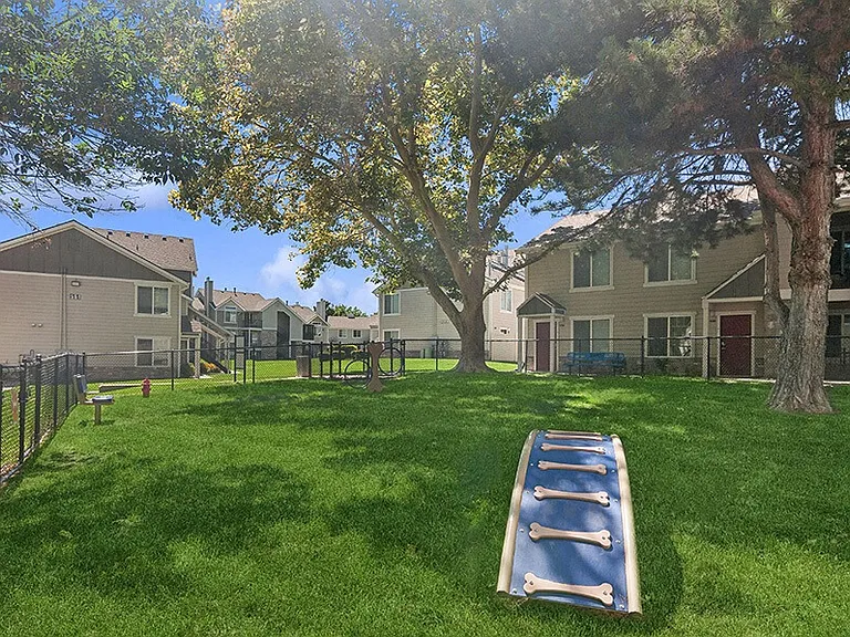 Broadmoor Village — Photo 39