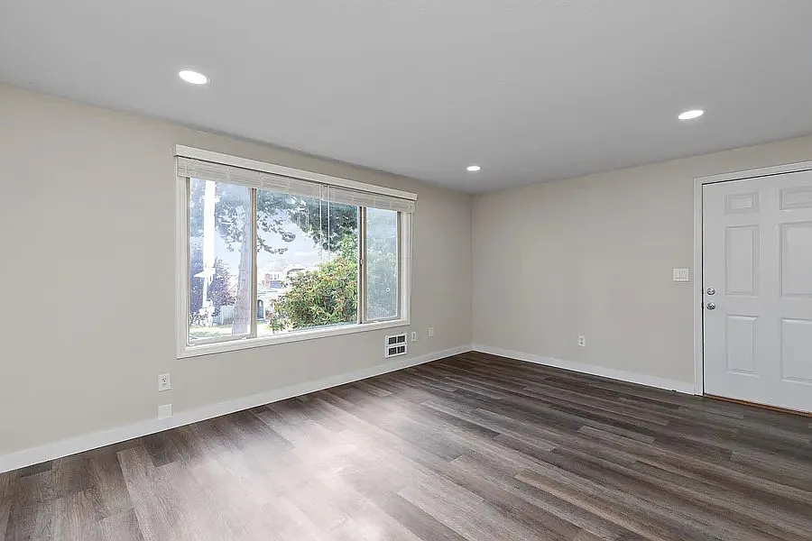 3618 Lombard Ave — Photo 4