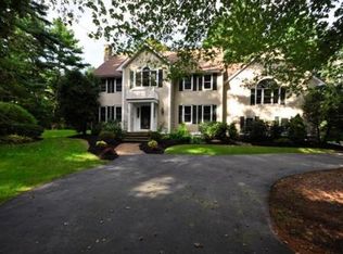 98 High St, Medfield, MA 02052