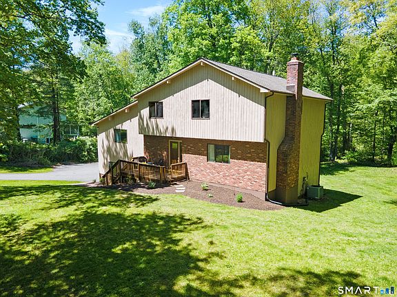 2nd image of 6 Arapaho Road